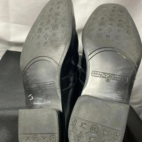 STACY ADAMS MENS SIZE 8 BLACK LEATHER LOAFER SHOES SILVER BUCKLE ACCENT - Picture 13 of 13